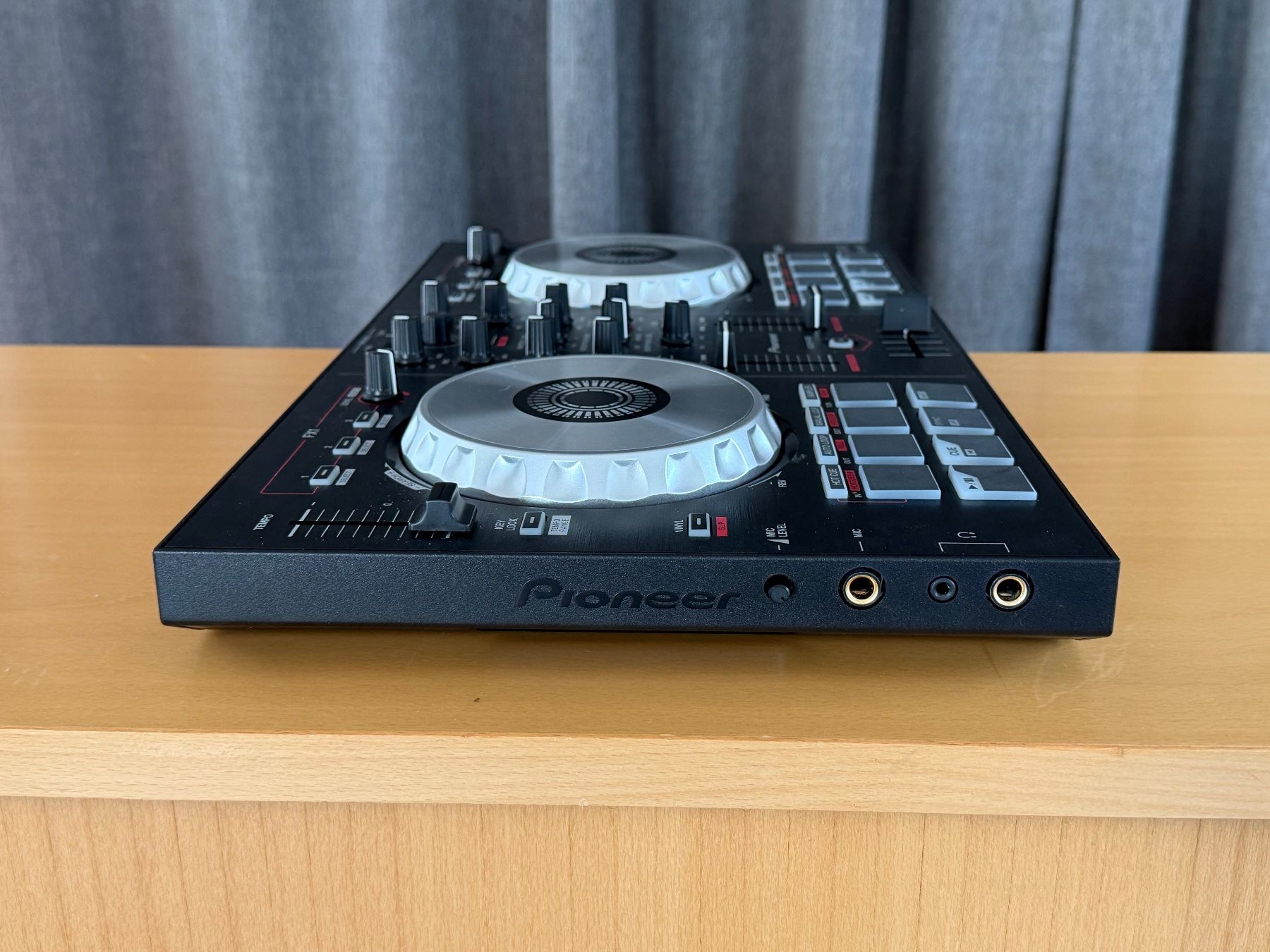 Pioneer Console di mixaggio: Pioneer DDJ-SB Top Zustand – Usato da Uster venduto da MCe 3