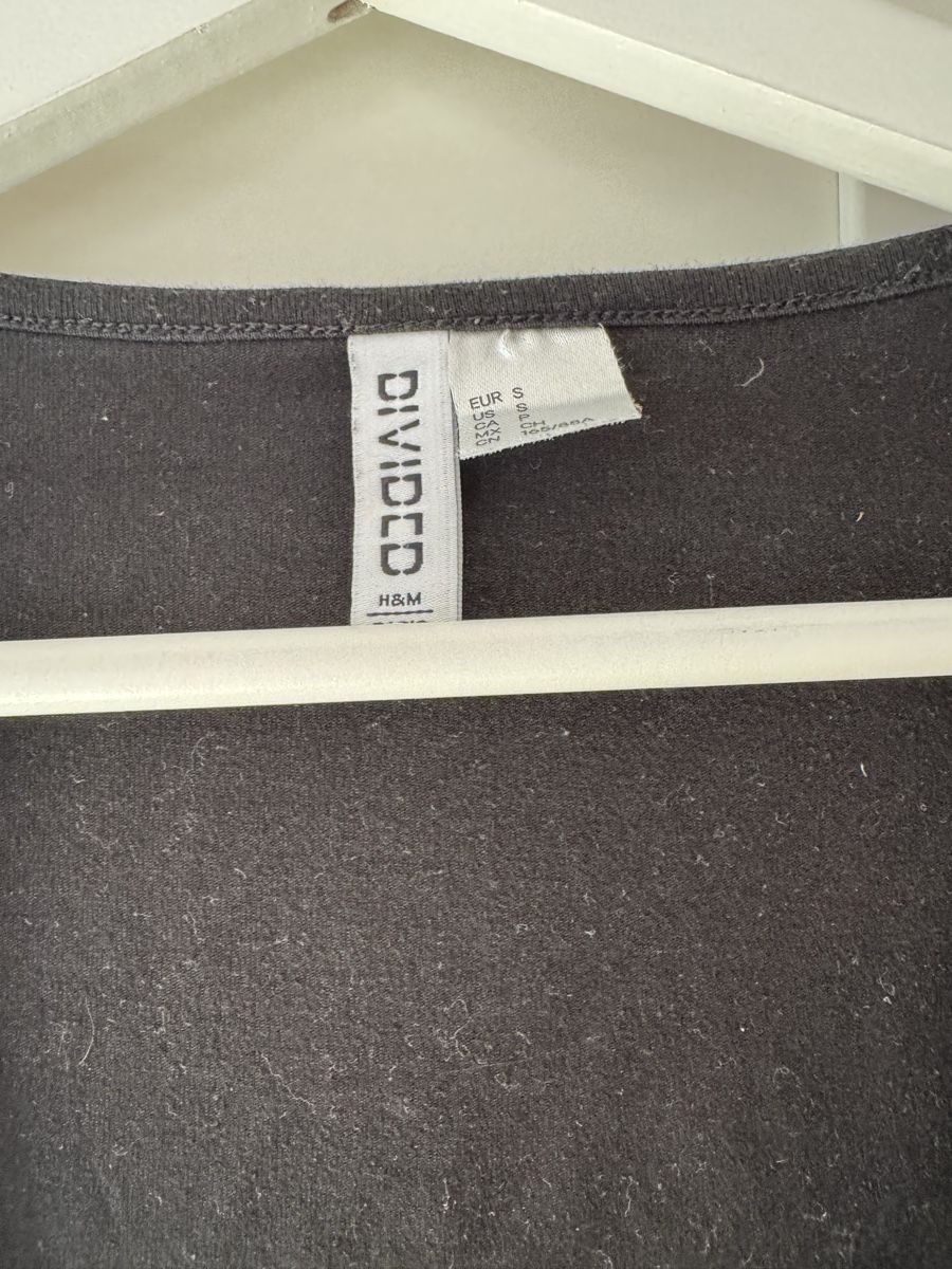 H&M Top: Top – Nuovo (secondo la descrizione) da Turgi venduto da eiiinalem 1