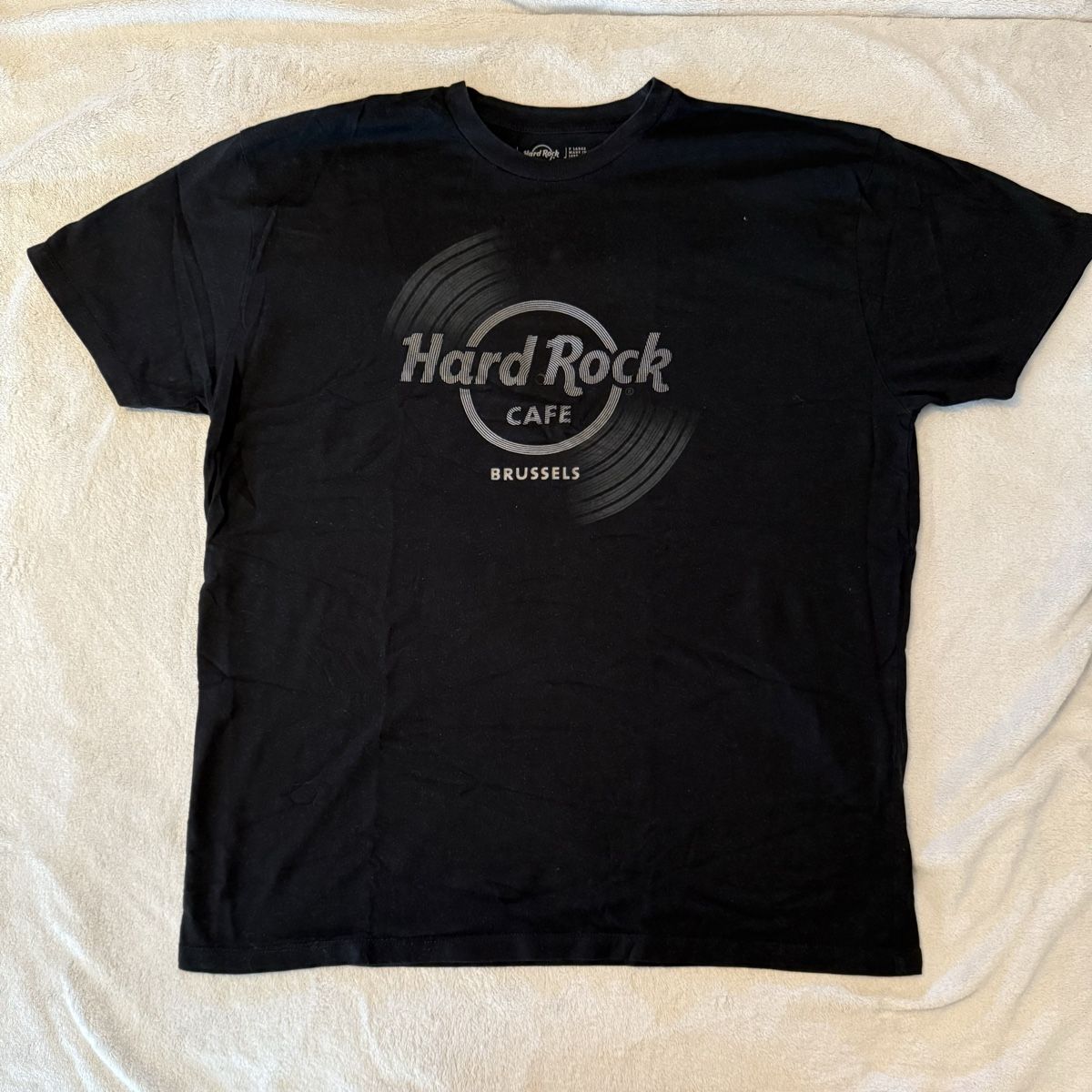 Hard Rock Cafe T-Shirts: Hard Rock Shirt Brussels – Gebraucht aus Steffisburg von laura_bazinga