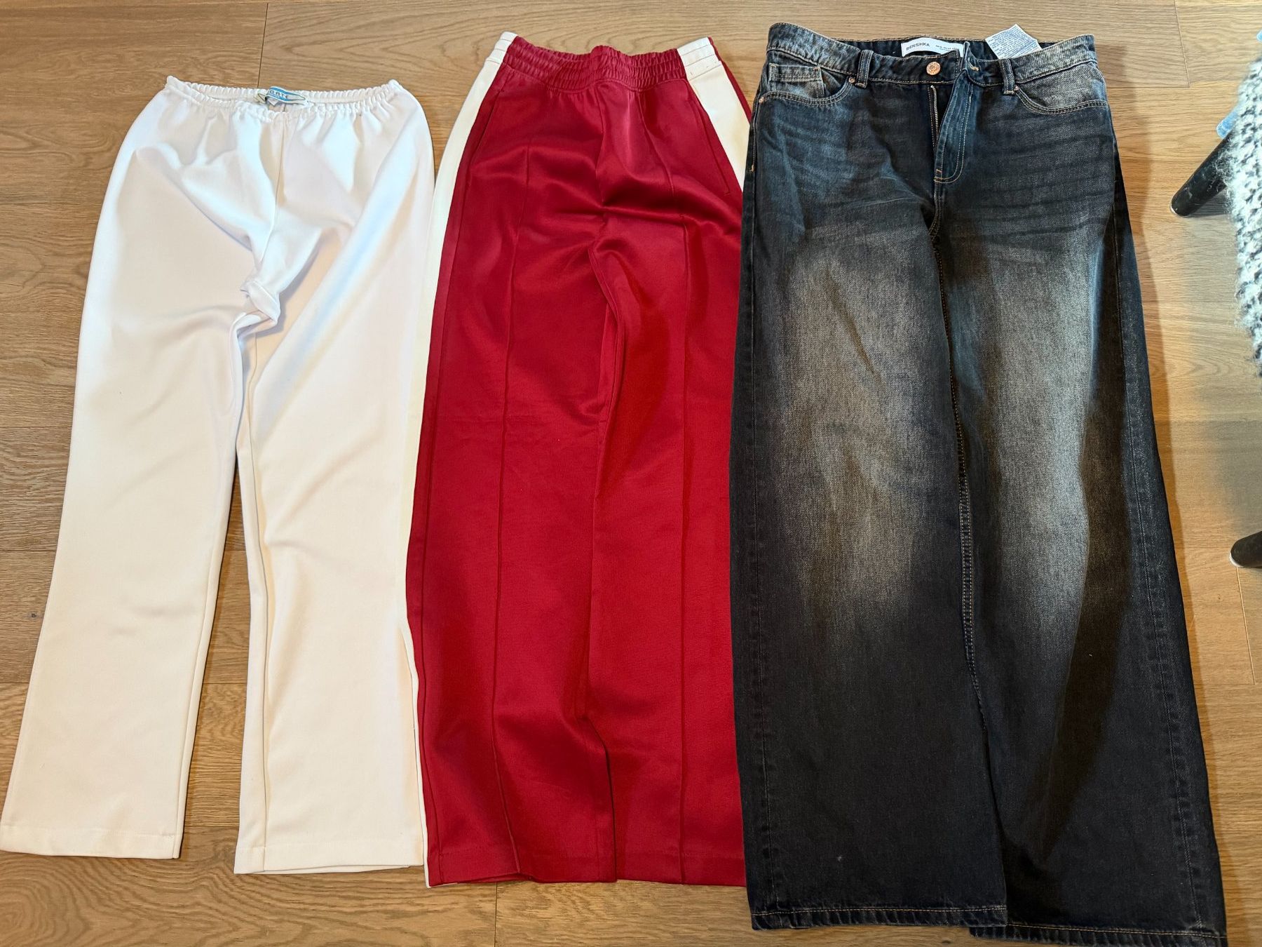 Lotti di vestiti: 6 Paar Hosen eine von Lacoste – Usato da Schaan venduto da nag789 1
