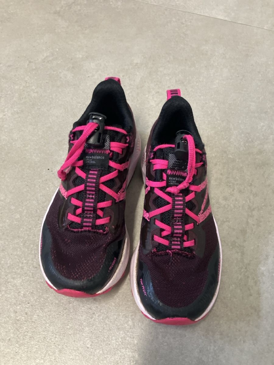 New Balance Scarpe per ragazze: NewBalance Outdoor/Wanderschuhe 28.5 – Usato da Rothenthurm venduto da Family_B