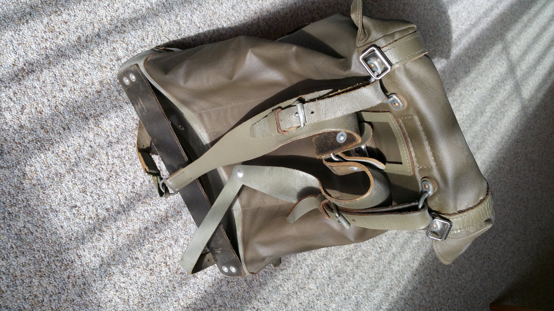 Schweizer Armee Zaini: Militär-Rucksack 71 Liter der Schweizer Armee – Usato da Bäretswil venduto da ricoric 1