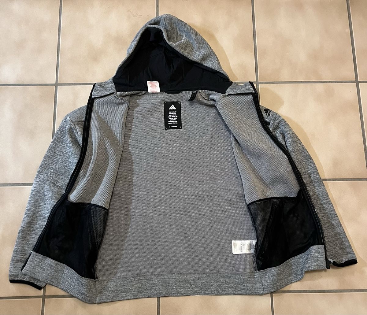 Adidas Giacche: Graue Adidas Trainer Jacke Gr. 164 – Usato da Biberist venduto da Bidu18 1