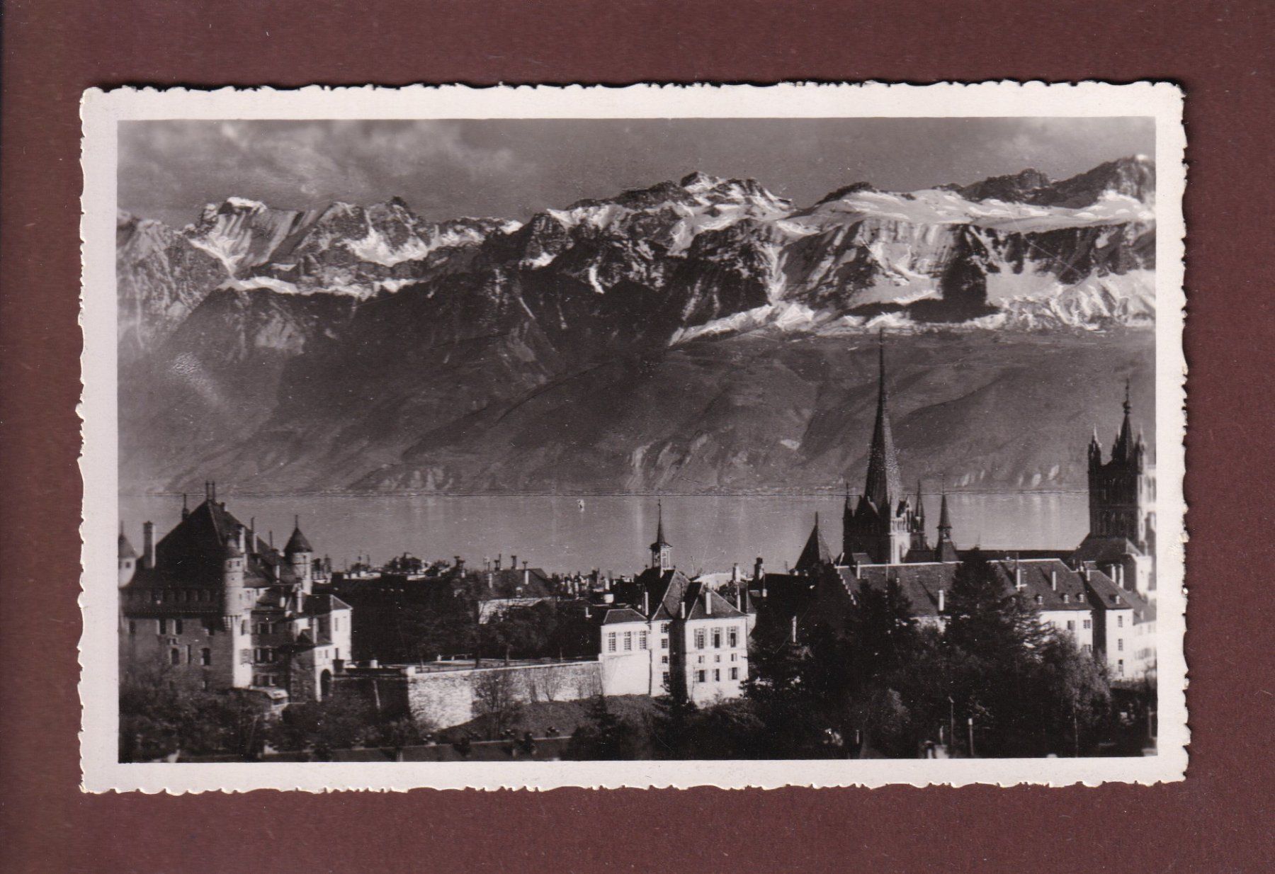 Cartoline postali: LAUSANNE et les Alpes – Usato da Pully venduto da nicecards