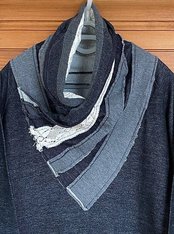 Desigual Maglioni & Felpe: Desigual Pullower schwarz/grau Gr. 38/40 – Usato da Thun venduto da urs_p58q 1