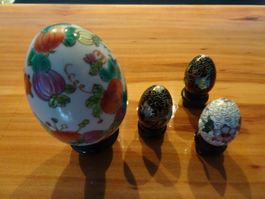 Ei   Eier   -  4 Sammel-Eier  aus Porzellan u/oder Cloisonné