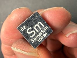 Samarium, Elementwürfel, Dichtewürfel mit Gravur 1x1x1cm