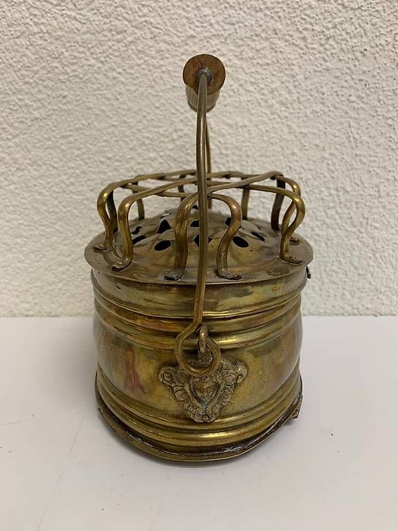 Tutte le decorazioni: Antikes Messing Stövchen Wärmer mit Holzgriff – Usato da Obernau venduto da Arche_Noah_Brocki 2