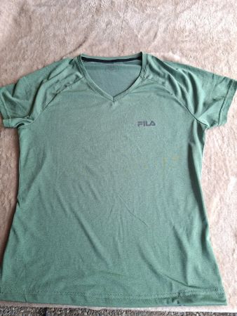 Damen Sport T-Shirt Fila gruen Groesse M guter Zustand