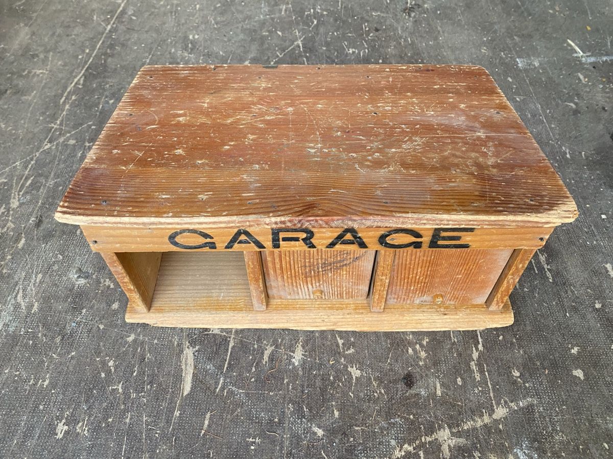 Giocattoli: Alte Garage Spielzeugauto – Usato da Mosnang venduto da Goldwasser