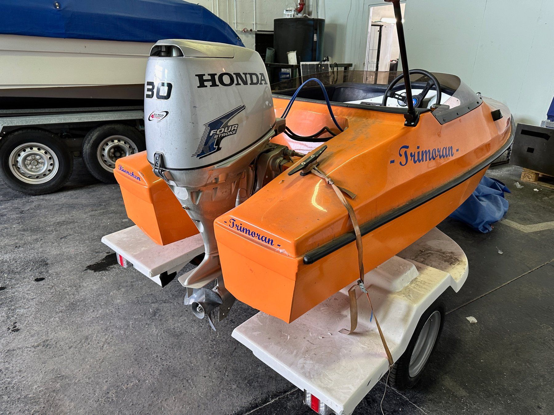 Barche: BIENCHEN TRIMARAN MIT TRAILER – Usato da Avenches venduto da BOOTTRANSPORTE 1