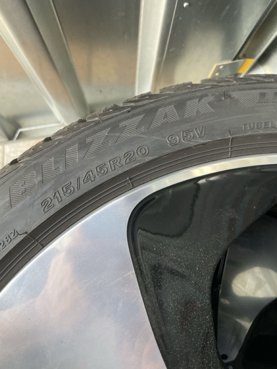 Pneumatici & Ruote complete: BMW i 8 Felgen – Usato da Amriswil venduto da Roman15 3