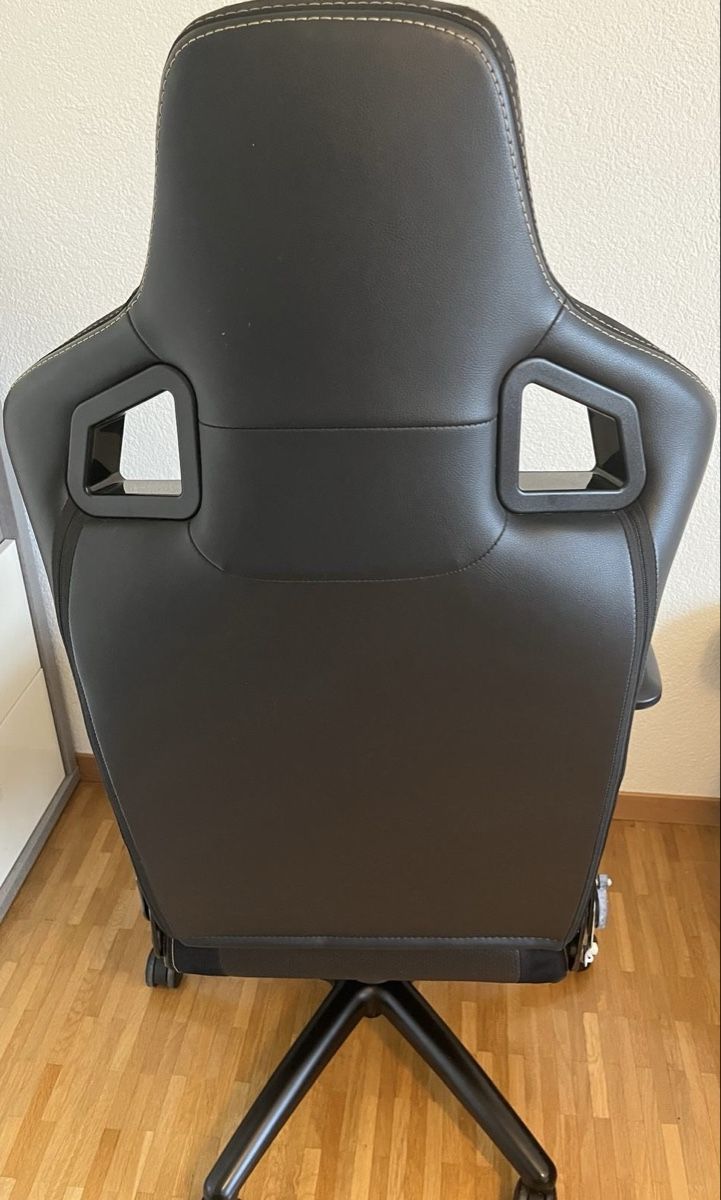 Noblechairs Sedie: Gamingstuhl von Noblechairs Epic – Difettoso da Hettlingen venduto da AumSp 3