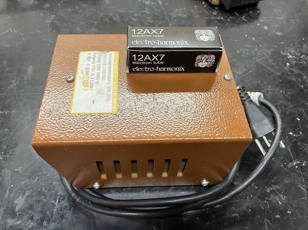 Convertitori: Step Down Trafo 240V zu 120V – Usato da Zürich venduto da MamuTech 3