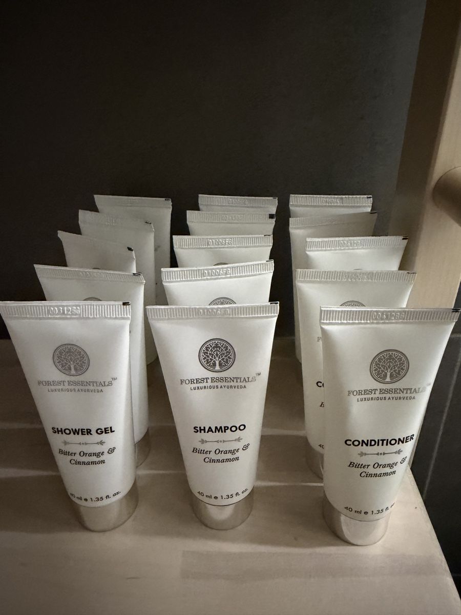 Haarpflegeprodukte: Forest Essentials Ayurveda 5x Après Shampoing 40mL – Neu und originalverpackt aus Lausanne von Stephaniesdressing
