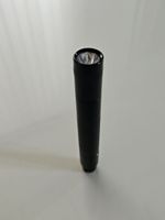 Kompakte Mini Taschenlampe aus Metall (9.7cm) AAA Batterie