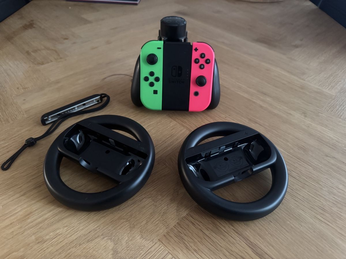 Nintendo Console: Nintendo Switch Zubehör Set  – Usato da Lenzburg venduto da Selina1999 1