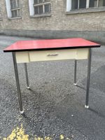 Petite table Formica année 70