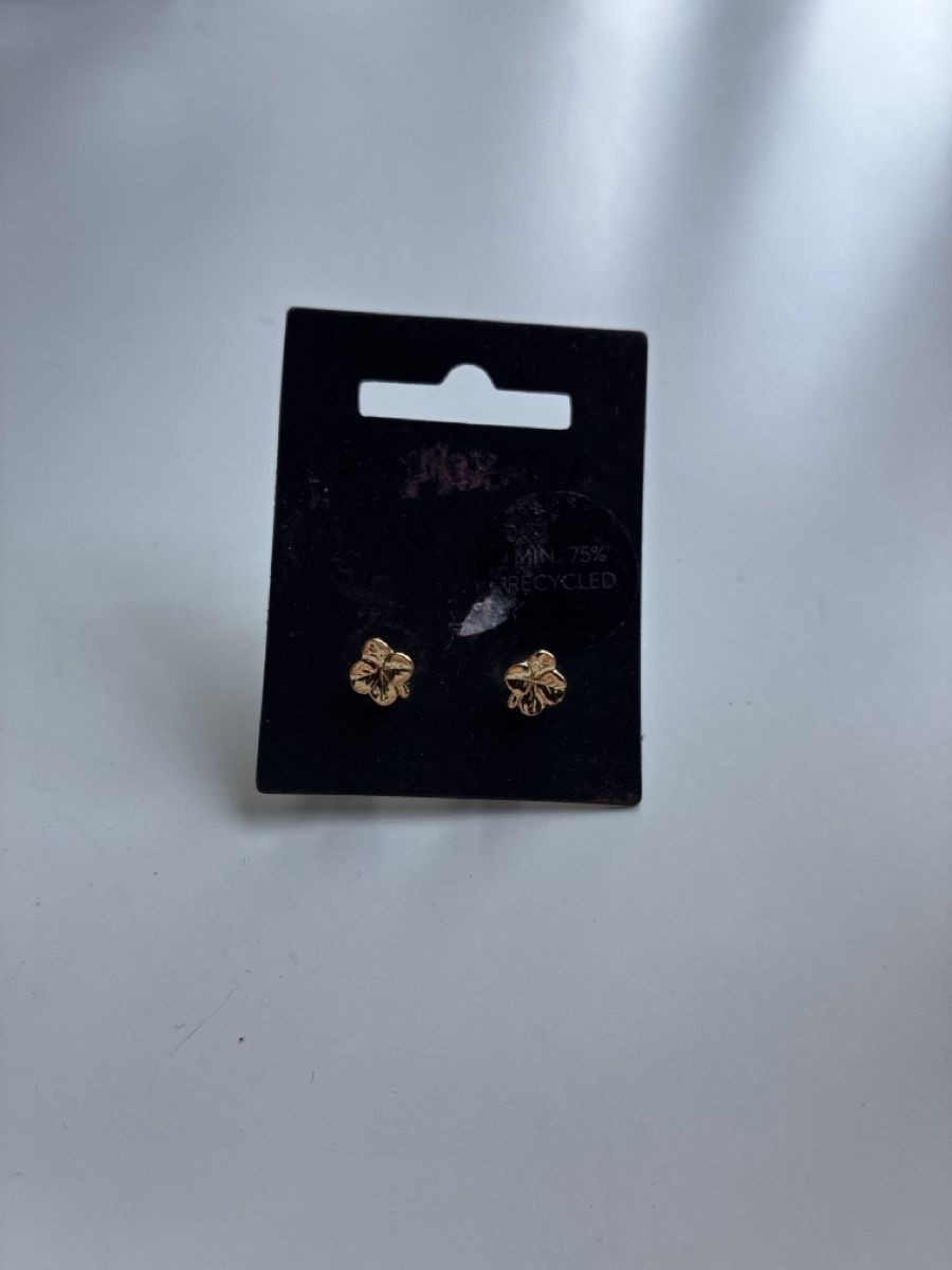 Ohrringe & -stecker: PILGRIM Kleeblatt Ohrstecker – Neu und originalverpackt aus Salgesch von ali_7tvr