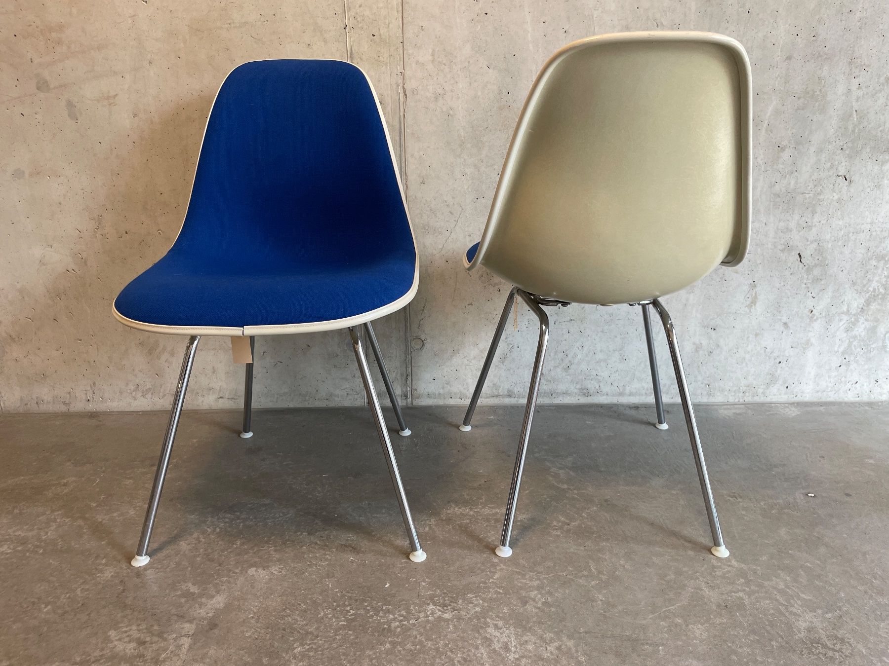 Herman Miller Sedie: Herman Miller Fiberglas Side Chair DSX Eames  Hopsack blau – Usato da Zürich venduto da starch.studio 7