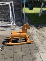Schaukelpferd aus Holz für Kinder gebrauchter Zustand