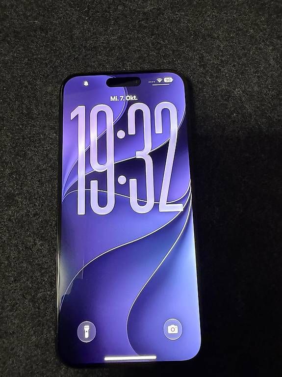 Telefoni cellulari / Smartphones: iPhone 15 Pro Max - Black Titanium - 256GB – Usato da Möhlin venduto da B0K1 2