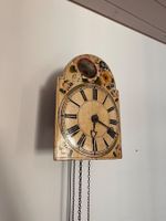 Antike Schwarzwälder Schilduhr um 1860