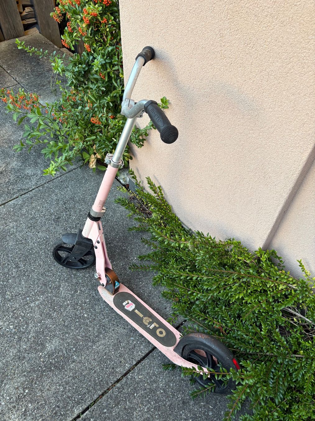 Micro Kickboard: Micro Trottinett Rosa – Gebraucht aus Schaffhausen von Manuobelhofer 1