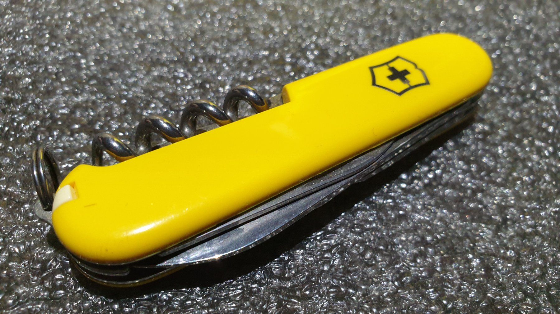 Victorinox Coltelli tascabile: Victorinox La Poste Post Gelb Sackmesser – Usato da Val D Illiez venduto da SnowRoof 1
