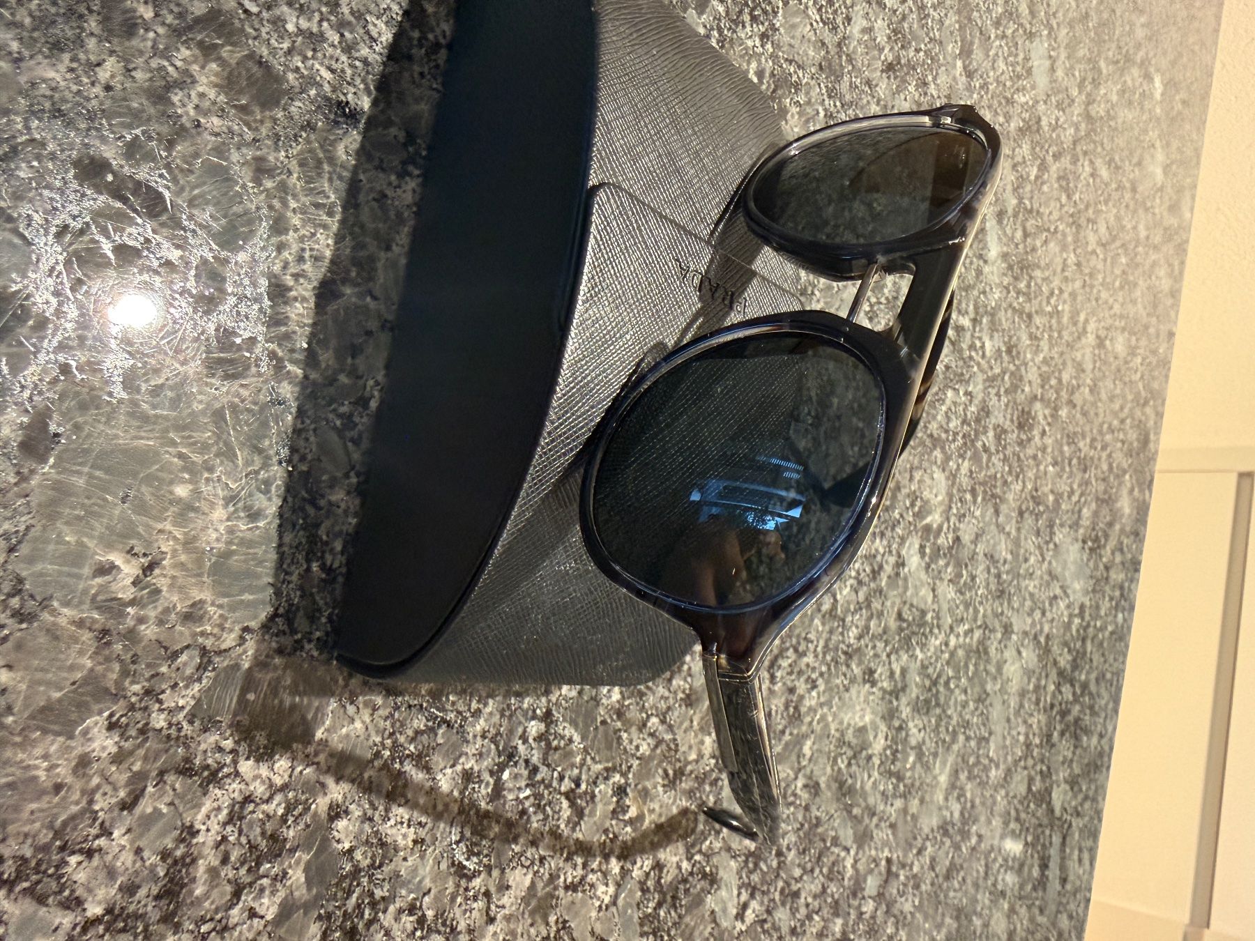 Prada Lunettes & Verres: Prada Sonnenbrille – D'occasion à Kriens par Lukas_LU