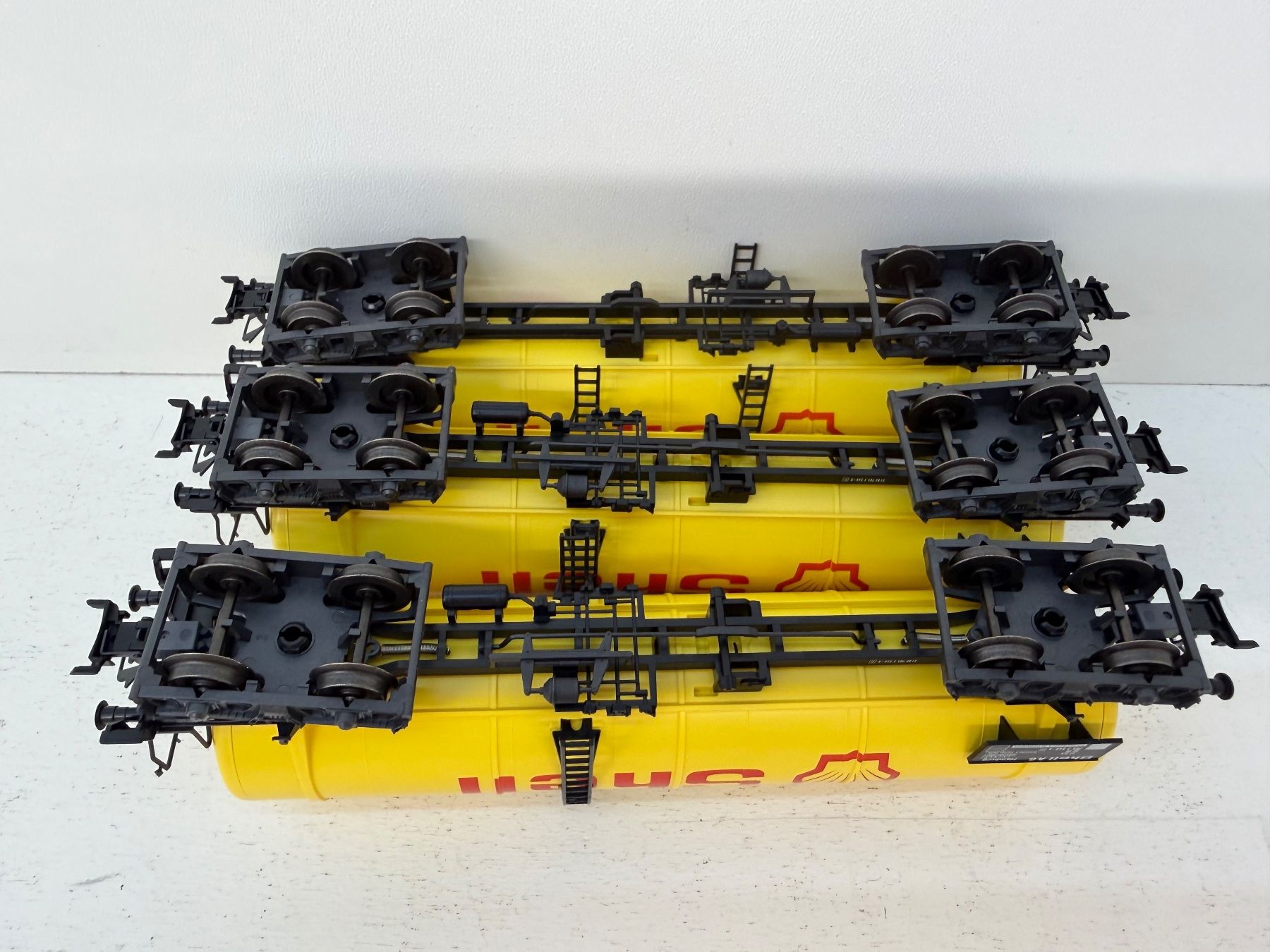 Märklin Modellini di ferrovie: 3er Set 4756 Märklin Kesselwagen Shell – Usato da Büsserach venduto da ModellbahnDepot 7