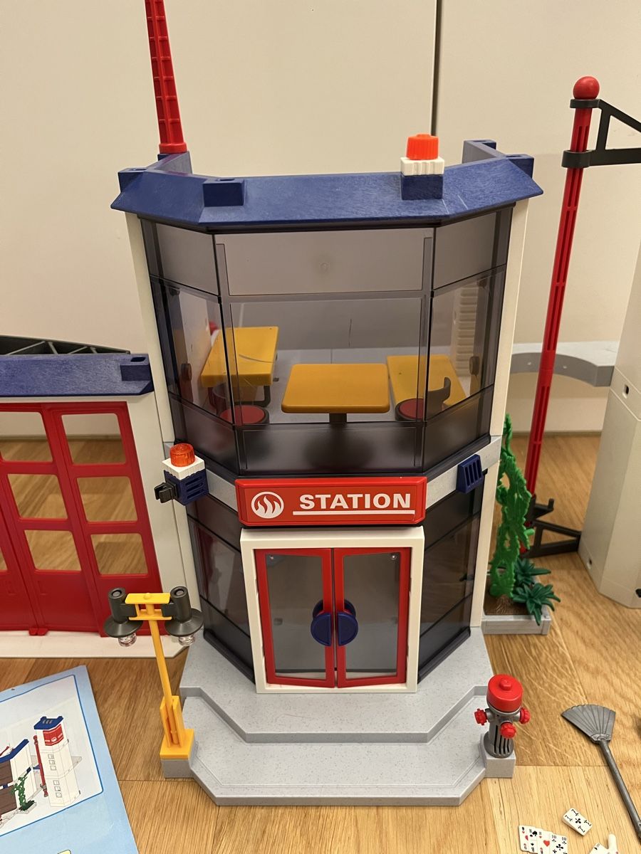 Playmobil Giocattoli: Playmobil Feuerwache 4819 – Usato da Bottighofen venduto da Billabongschweiz81 1