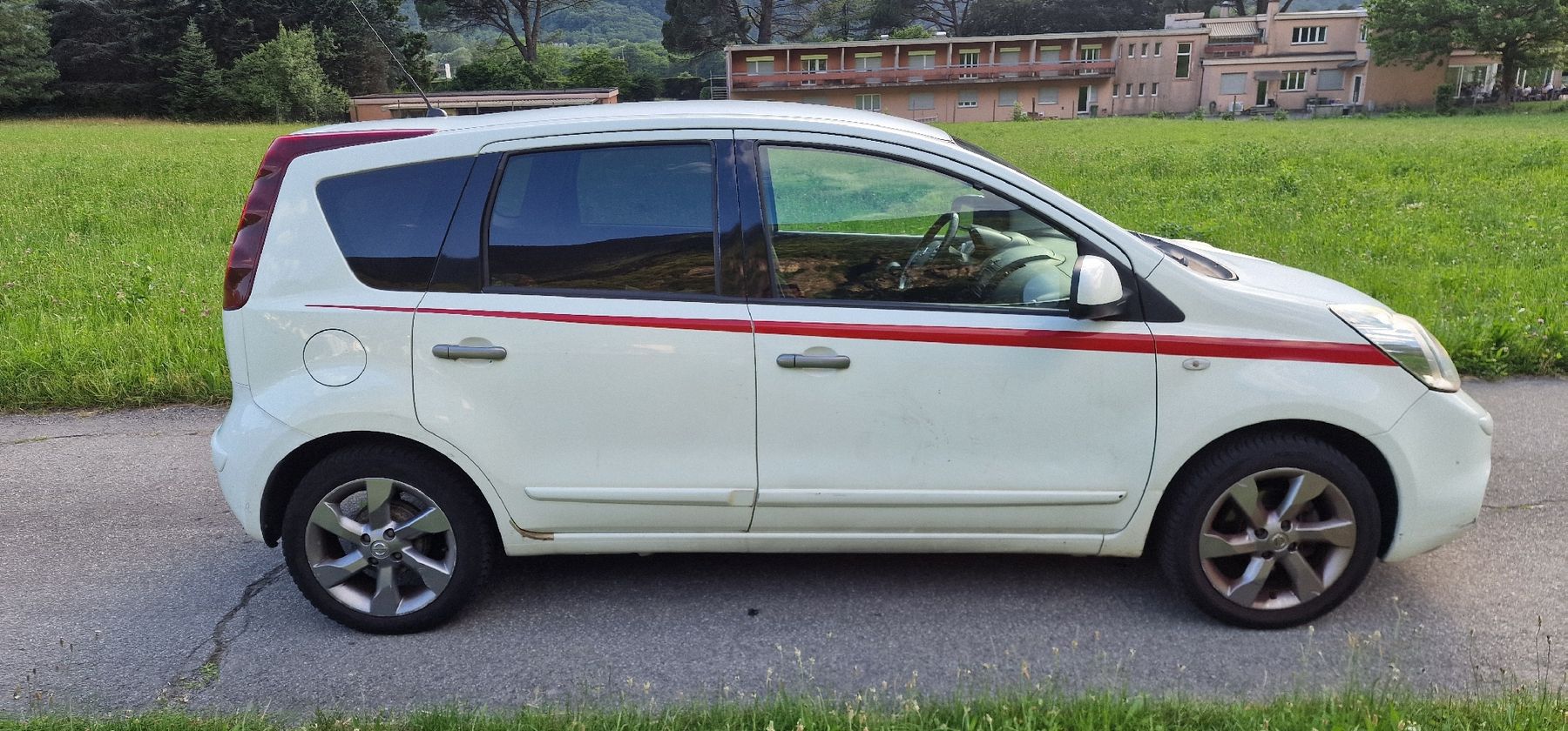 Nissan Automobili: Nissan Note 1.4i – Usato da Giubiasco venduto da AUTOTECNICA 3