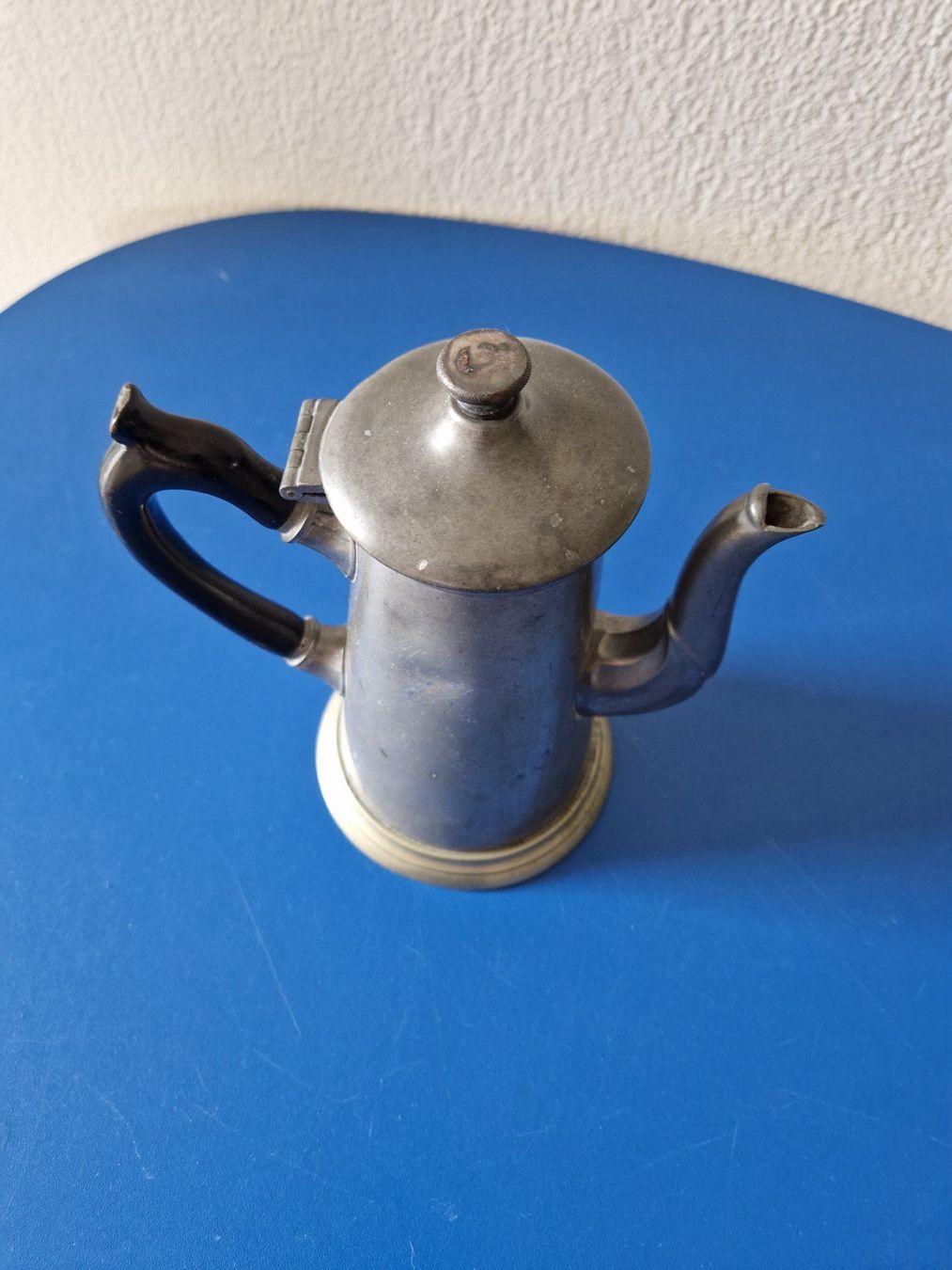 Teekannen: sehr alte (antike?) Kaffee- oder Teekanne mit Holzgriff – Gebraucht aus Münchenbuchsee von Aare22 1