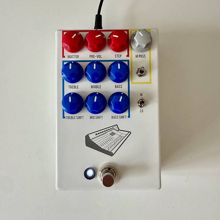 JHS Instruments de musique: JHS Colour Box V2 Preamp – D'occasion à Luzern par Taxi.Vader