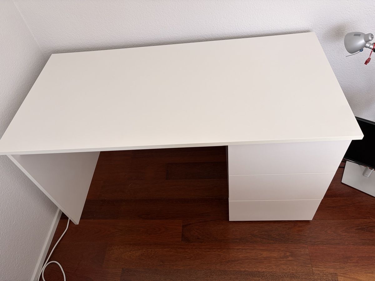 Ikea Scrivanie: Ikea Schreibtisch in weiss  – Usato da Thalwil venduto da j_meyer 1