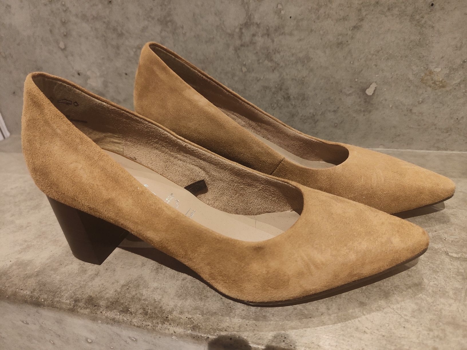 Tamaris Damenschuhe: Echtlederpumps Grösse 38 – Neu (gemäss Beschreibung) aus Urtenen-Schönbühl von Ziska29