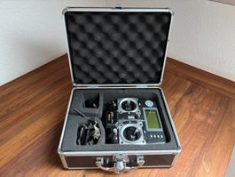 WFLY WFT07 2.4GHz RC Fernsteuerung + 2 Empfänger + Koffer