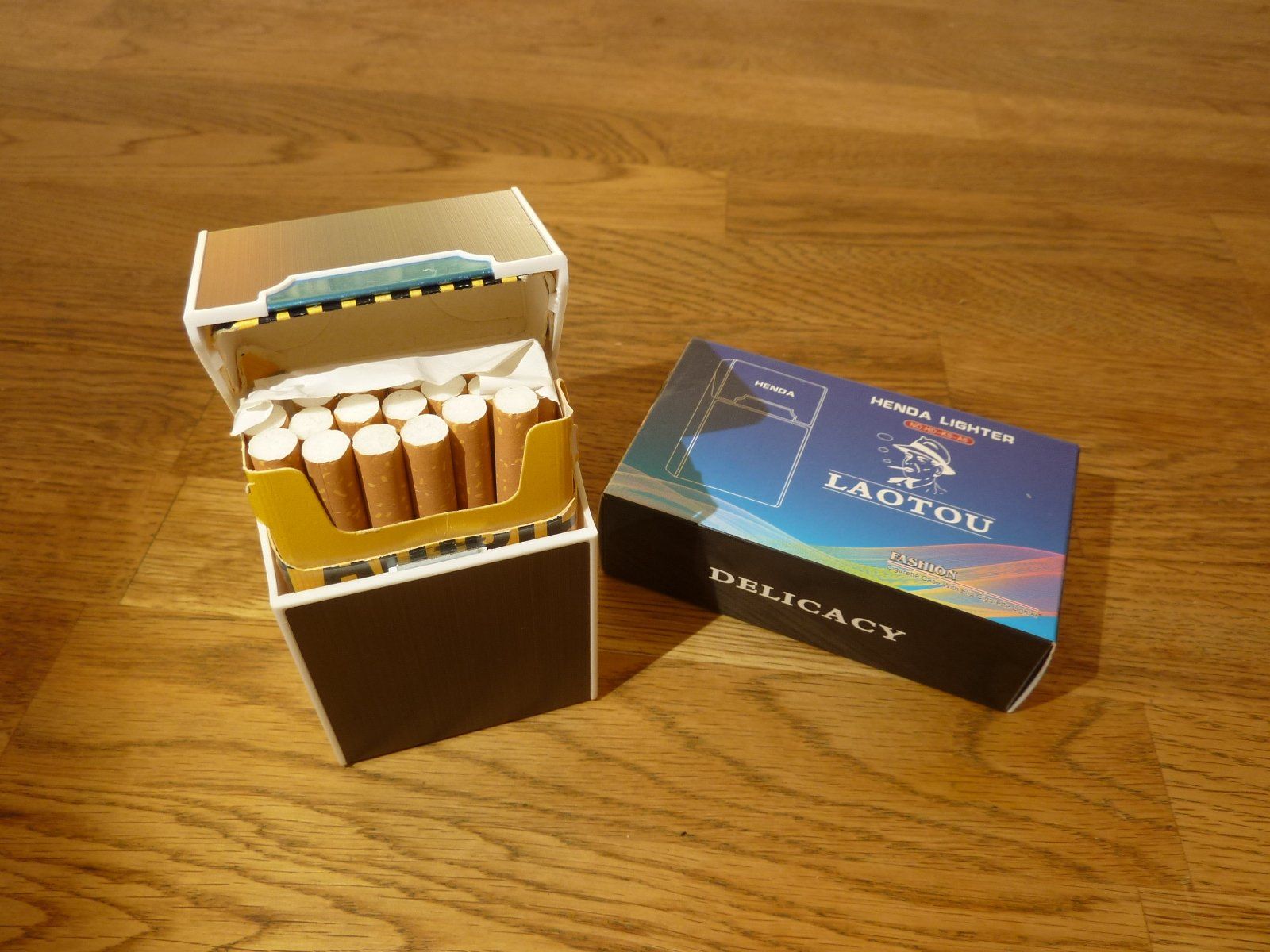 Altri Prodotti per fumatori: USA Zigaretten-Box HENDA mit Zigaretten Lighter Anzünder – Usato da Hochfelden venduto da swissice 5