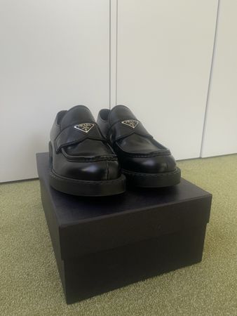 Prada Chocolate Loafer Neu