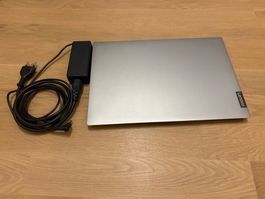 Laptop Lenovo IdeaPad S540-14 / Intel i5 / 256SSD / 8GB RAM
