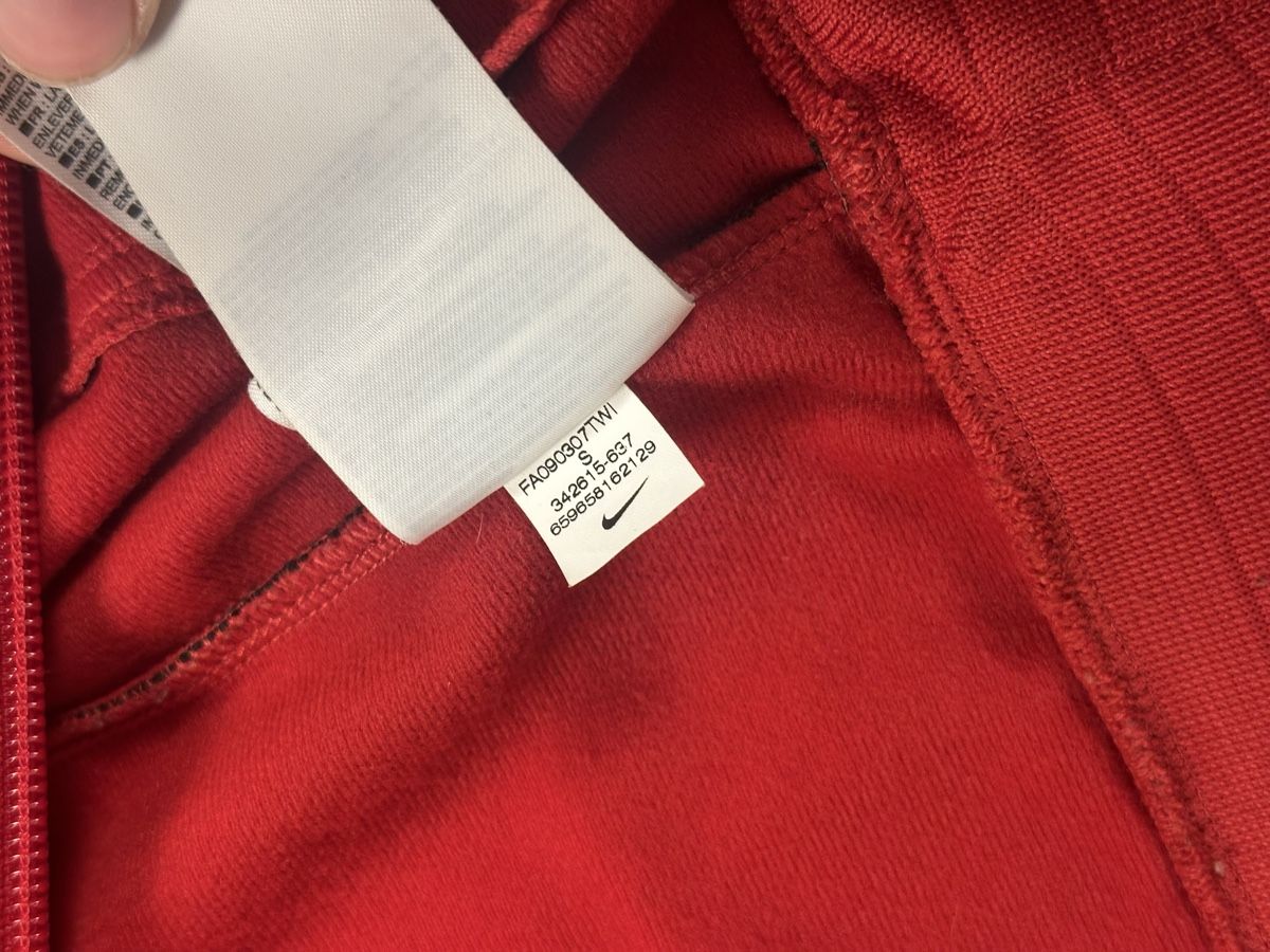 Nike Jacken: Nike Trainingsjacke, Rot - Top Zustand! – Gebraucht aus Luzern von 041Vintage 5
