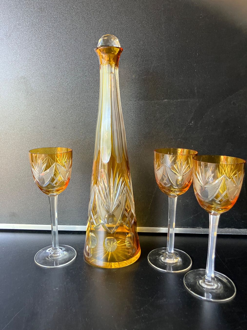 Verres: Antike Gläser und Karaffe Böhmen – D'occasion à St. Gallen par Puntos