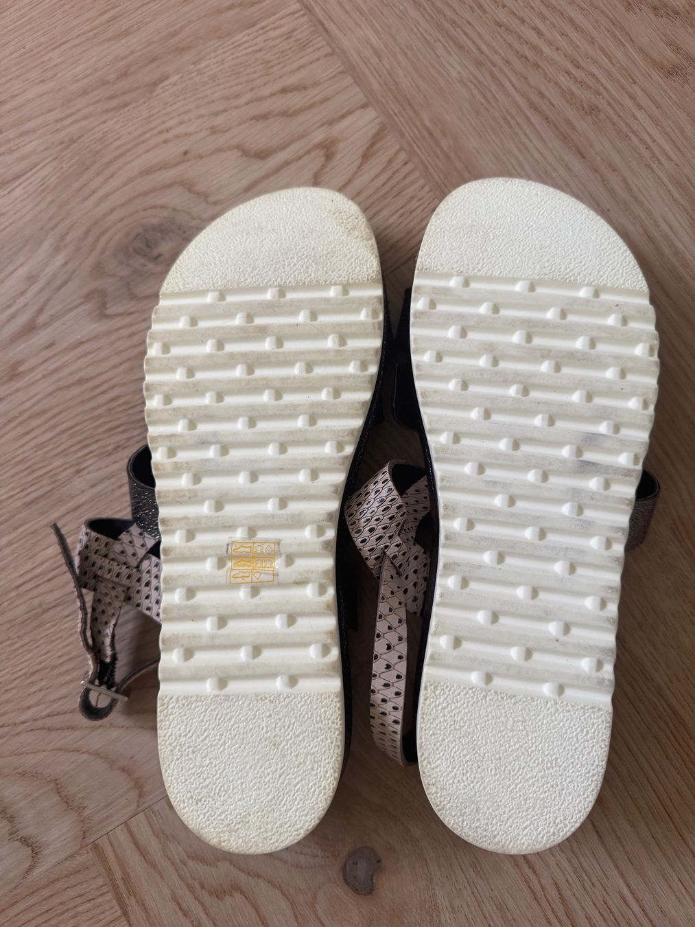 Lazamani Damenschuhe: Sandale LAZAMANI gr. 39 – Gebraucht aus Walperswil von So1me25 5