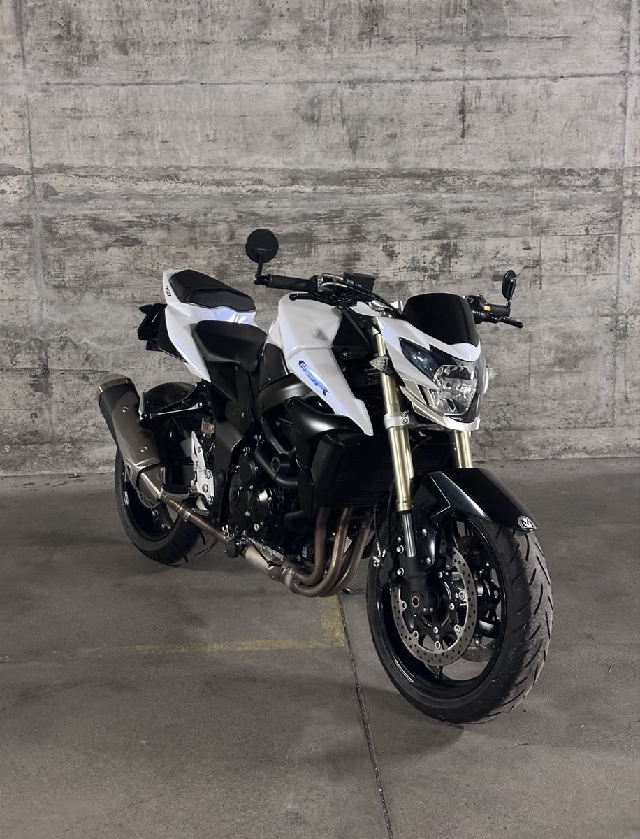 Suzuki Strasse: Suzuki GSR 750 – Gebraucht aus Zuchwil von dor_m2xk