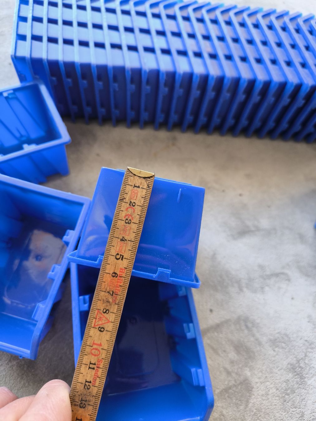 Tutti gli attrezzi: Blauer Kunststoff Behälter 30 Stk 11x7.7x5.9cm – Nuovo (secondo la descrizione) da Geiss venduto da Fiatagri_power 3