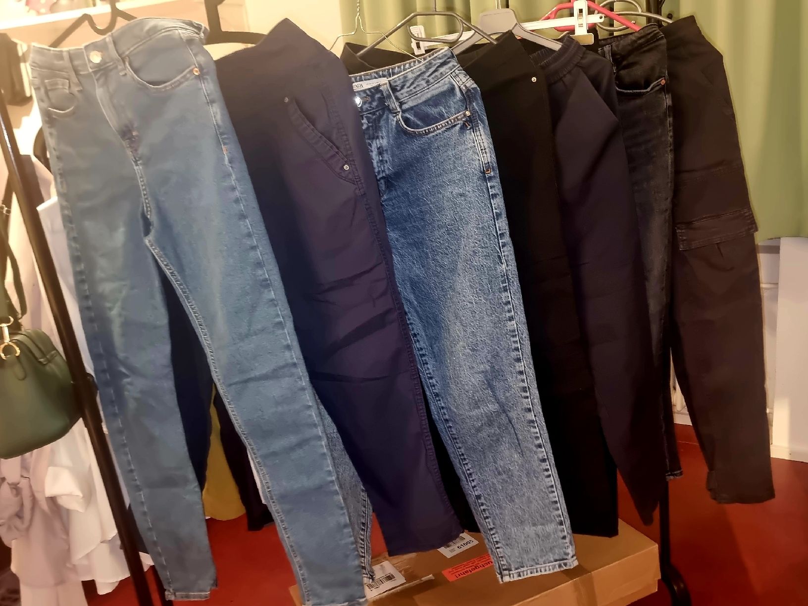 Kleiderpakete: Kleiderpaket 8 Hosen gr 36 – Neu (gemäss Beschreibung) aus Zürich von Ralaualiyas 2