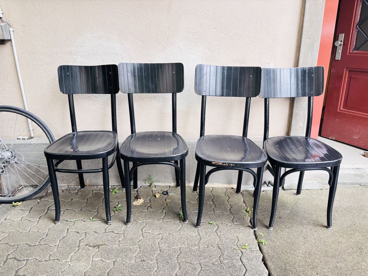 Chaises: Klassische Beizerstühle 4 Stk. – D'occasion à Zürich par Donaxolotl