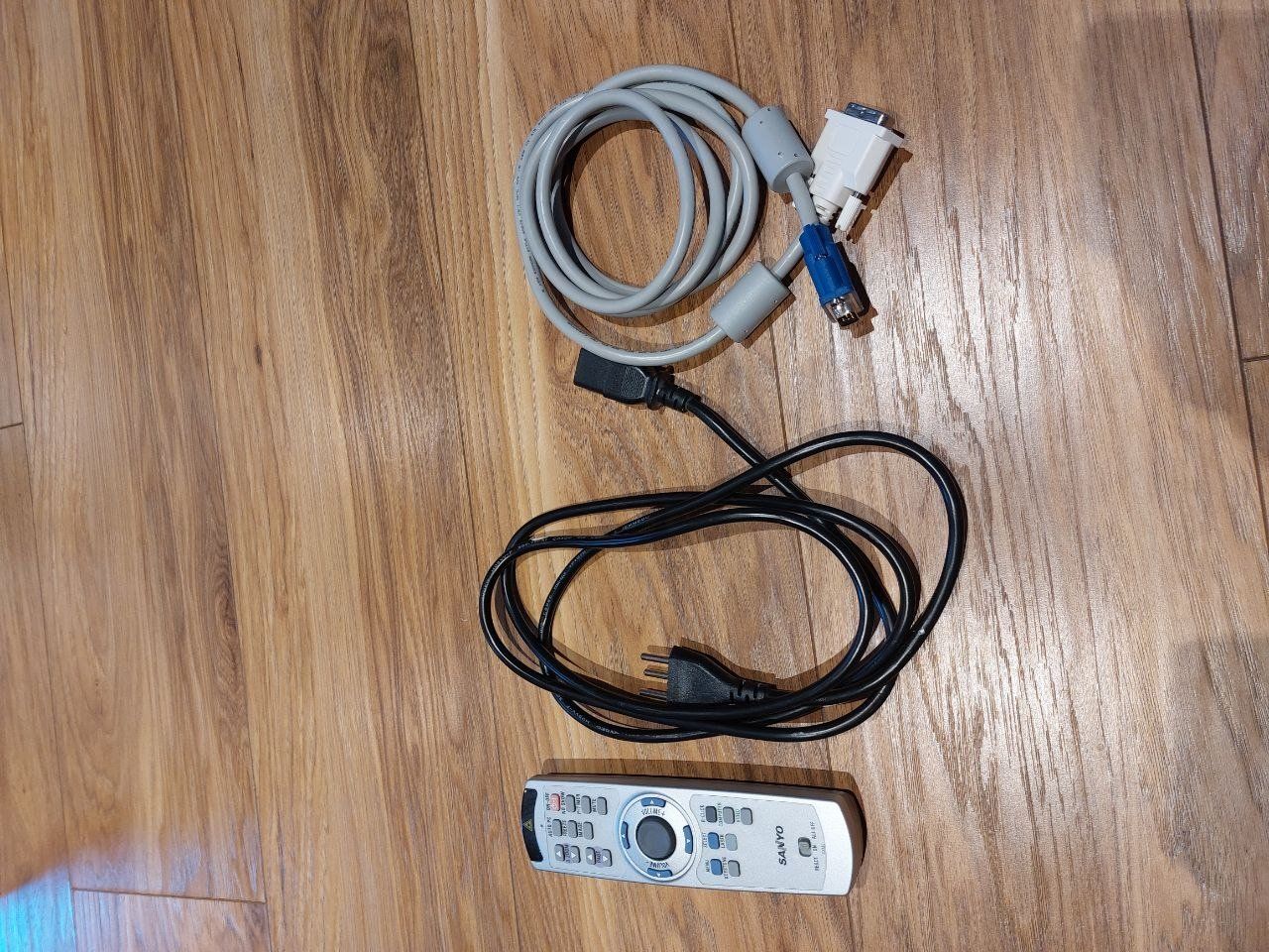 Sanyo Proiettori: Beamer SANYO PLC-XL20 – Usato da Utzigen venduto da Skaadi94 6