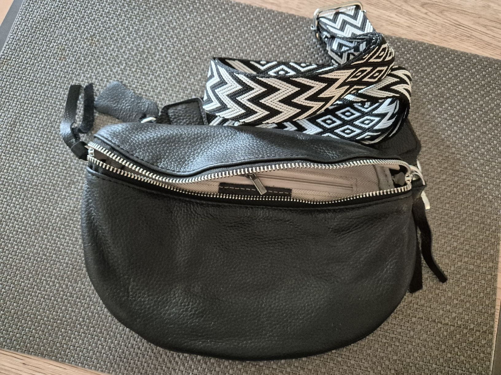 Taschen für Damen: Damentasche – Neu (gemäss Beschreibung) aus Wiler b.Utzenstorf von hinderechlapf